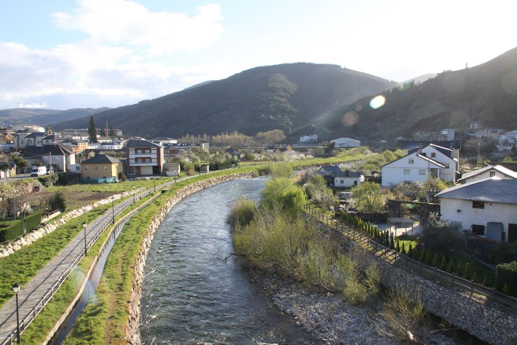 Venecia Bed&Breakfast Bed & Breakfast Villafranca Del Bierzo Exterior photo